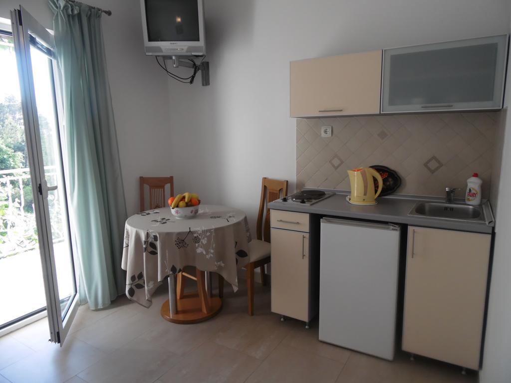 Apartments Slavica Jovanovic Sveti Stefan Rom bilde